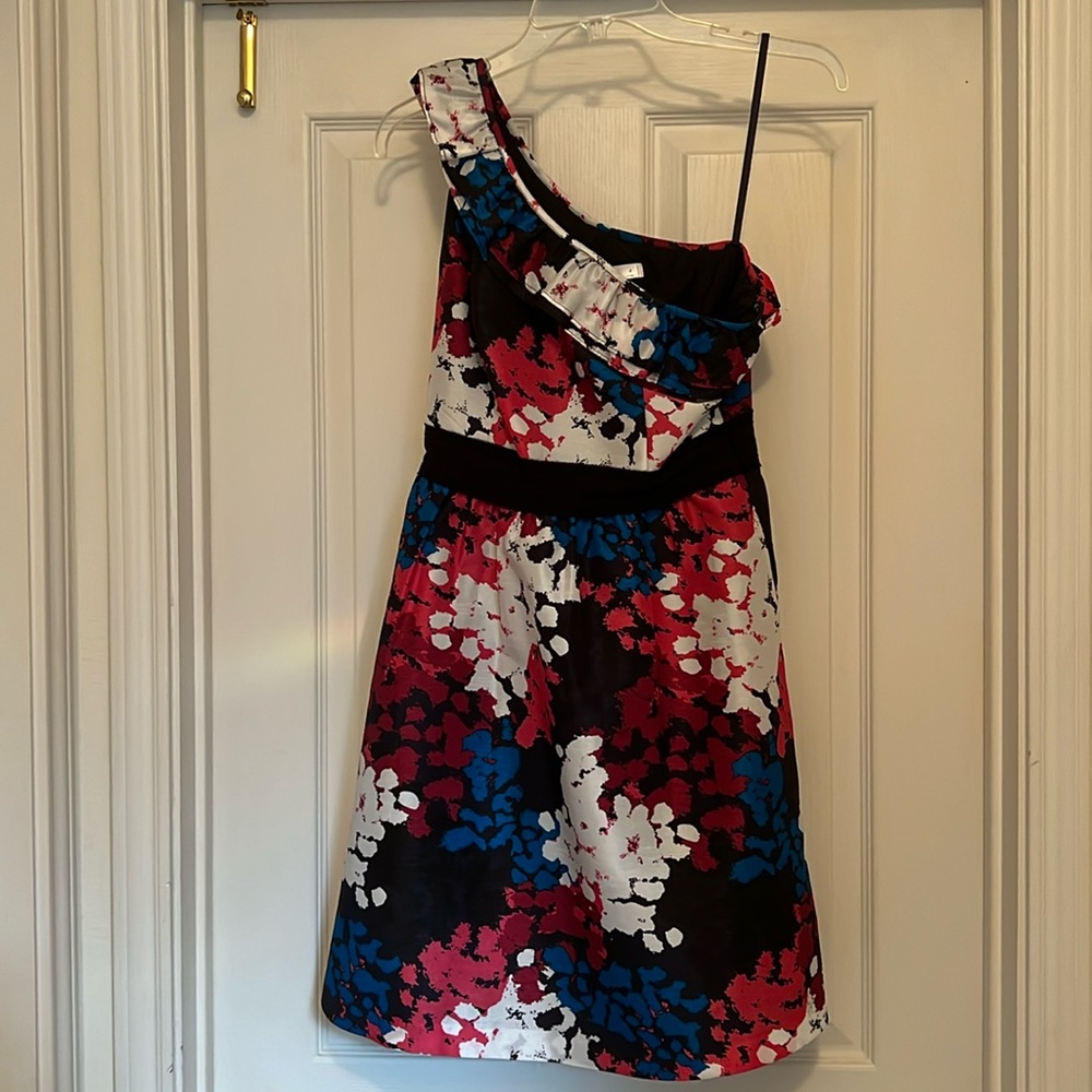 Kensie - Size 4 - One Shoulder Cocktail dress